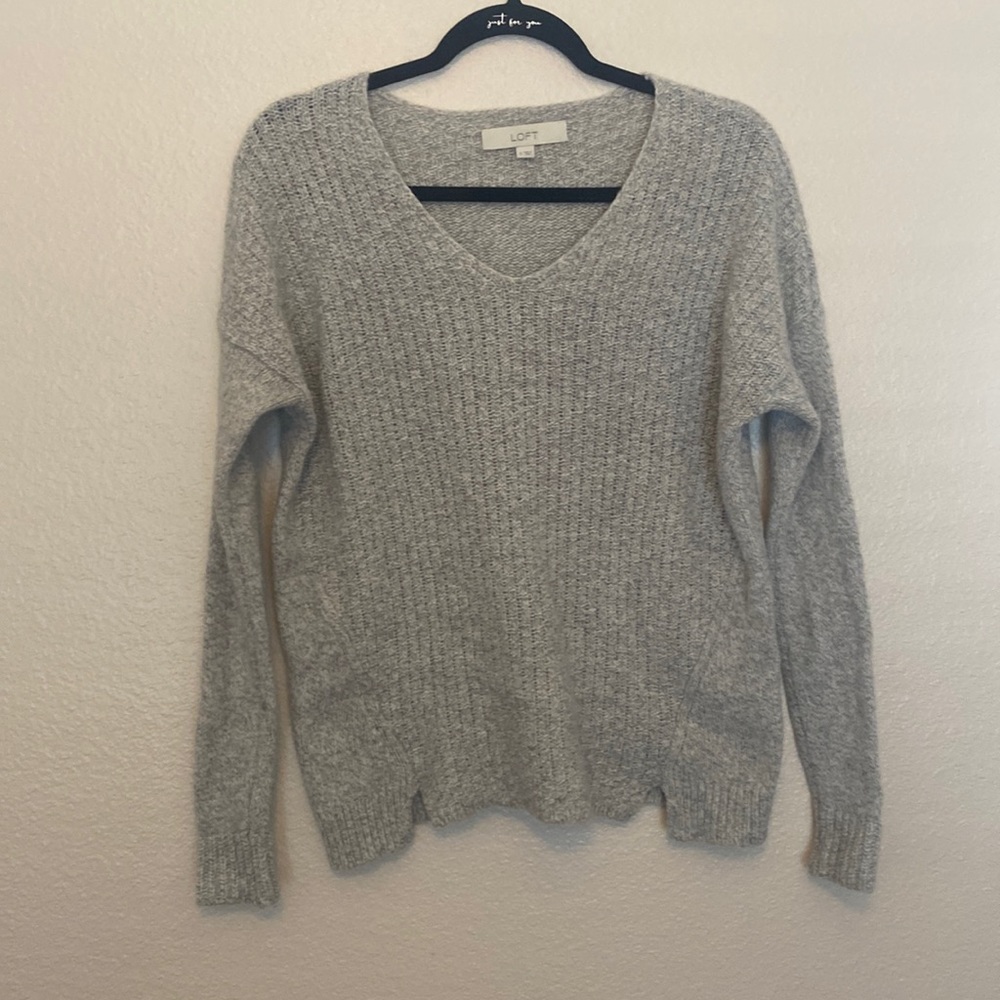 Ann Taylor LOFT - Gray Sweater - Size Small